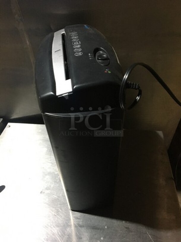Omnitech Paper Shredder! Model OTNXC122PA Serial 004K0287FK1! 120V! - Image 2 of 8