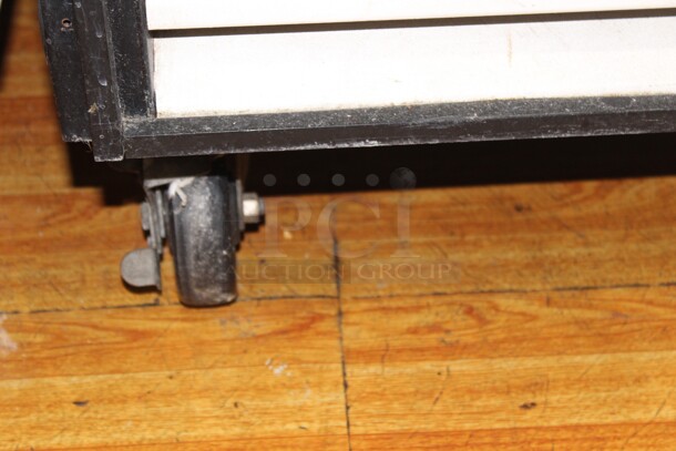 AWESOME! True Model GDM-49 Commercial Double Sliding Glass Door Refrigerated Merchandising Cooler On Commercial Casters. . 54x30x82.5. 115V/60Hz. Tested And Working! Buyer Must Remove!  Shipping Is Not Available. - Image 5 of 5