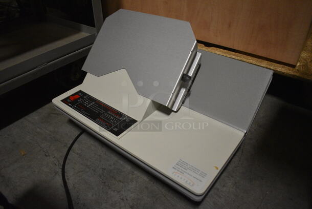 Scantron Model 888P+ Metal Countertop Scantron Test Scorer Machine Bubble Sheet Scanner w/ Cover. 120 Volts, 1 Phase. 19x14x13. (facilities) - Image 2 of 7