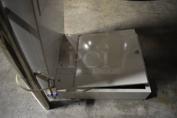 White Metal Floor Style Monitor and Keyboard. 22x24x60. (facilities) - Image 6 of 7