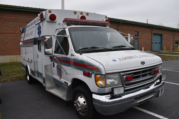 1998 Braun Ford E-Super Duty Power Stroke Diesel Ambulance w/ Additional Air Conditioning In Rear Compartment and 6 Exterior Cabinets. Odometer Reads 105,207. VIN 1FDXE40F4XHA22974. Title In Hand. Vehicle Runs and Drives! See Lot #2 For Additional Pictures. This Item Needs To Be Removed On Pick Up Day: 2/10/21 - Image 3 of 12