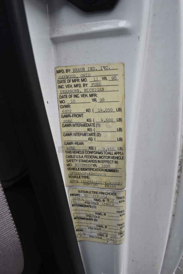 1998 Braun Ford E-Super Duty Power Stroke Diesel Ambulance w/ Additional Air Conditioning In Rear Compartment and 6 Exterior Cabinets. Odometer Reads 105,207. VIN 1FDXE40F4XHA22974. Title In Hand. Vehicle Runs and Drives! See Lot #2 For Additional Pictures. This Item Needs To Be Removed On Pick Up Day: 2/10/21 - Image 12 of 12