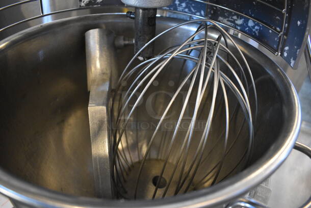 BEAUTIFUL! Hobart Legacy Model HL200 Metal Commercial Countertop 20 Quart Planetary Mixer w/ Stainless Steel Mixing Bowl, Bowl Guard, Paddle and Whisk Attachments. 100-120 Volts, 1 Phase. 17x23x30. Tested and Working! - Image 7 of 8