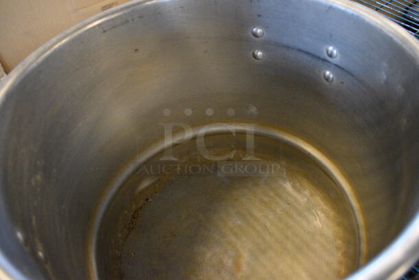 Metal Stock Pot. 16x13x11 - Image 3 of 3