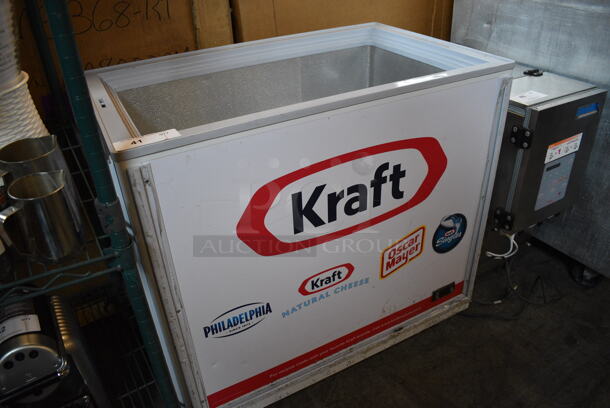 NICE! Model SC-180 Metal Commercial Floor Style Open Grab N Go Merchandiser Cooler on Commercial Casters. 115 Volts, 1 Phase. 34x21x32. Tested and Working! - Image 5 of 6