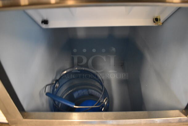 SWEET! Hoshizaki Model KM-500MAH Stainless Steel Commercial Air Cooled Ice Machine Head on Commercial Ice Bin. 115-120 Volts, 1 Phase. 22x32x77 - Image 6 of 7