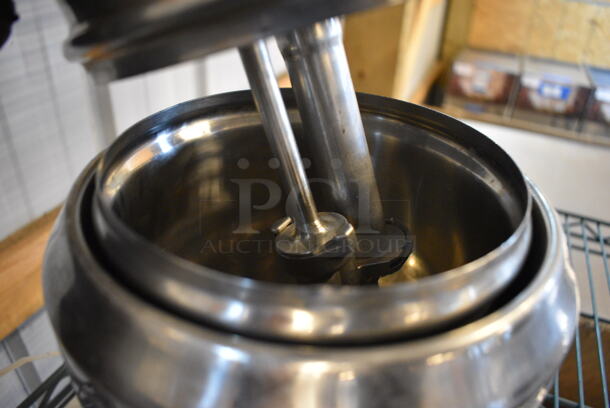 NICE! Server Model FSP Stainless Steel Commercial Countertop Food Warmer w/ Pump Top. 120 Volts, 1 Phase. 8x9x16. Tested and Working! - Image 4 of 5