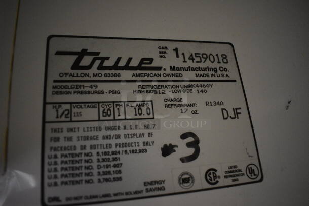 NICE! True Model GDM-49 Metal Commercial 2 Door Reach In Cooler Merchandiser w/ Poly Coated Racks. 115 Volts, 1 Phase. 54x30x79. Tested and Working! - Image 4 of 6