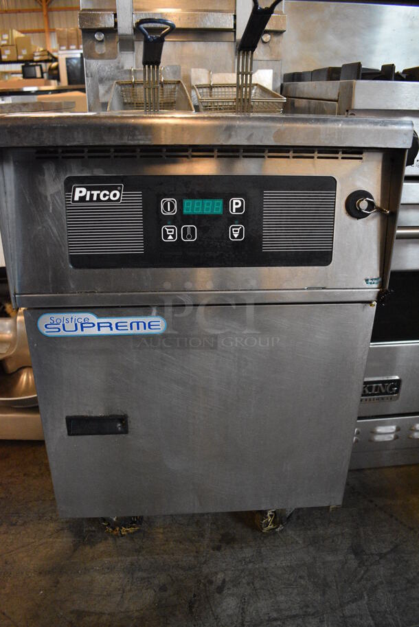SWEET! 2015 Pitco Frialator Model SSH75 ENERGY STAR Stainless Steel Commercial Natural Gas Powered Deep Fat Fryer w/ 2 Metal Fry Baskets on Commercial Casters. 105,000 BTU. 20x35x56 - Image 5 of 7
