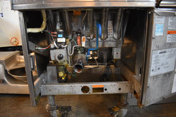 SWEET! 2015 Pitco Frialator Model SSH75 ENERGY STAR Stainless Steel Commercial Natural Gas Powered Deep Fat Fryer w/ 2 Metal Fry Baskets on Commercial Casters. 105,000 BTU. 20x35x56 - Image 6 of 7
