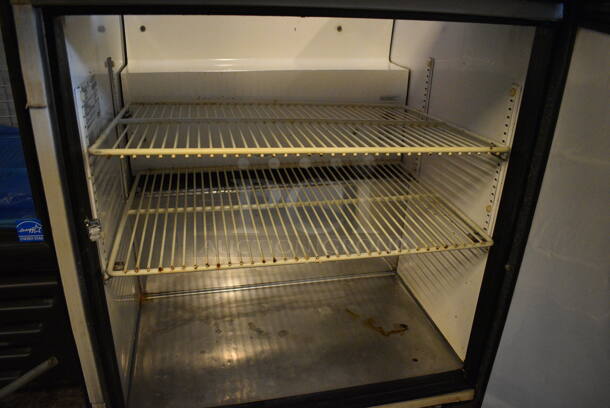 NICE! True Model TSSU-27-08 Stainless Steel Commercial Sandwich Salad Prep Table Bain Marie Mega Top. 115 Volts, 1 Phase. 27.5x30x37. Tested and Powers On But Does Not Get Cold - Image 6 of 8