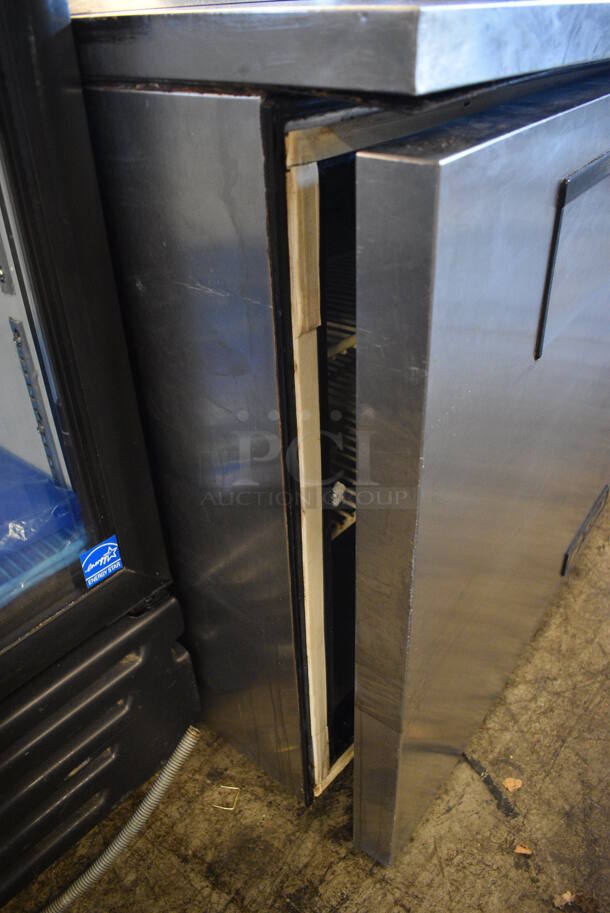 NICE! True Model TSSU-27-08 Stainless Steel Commercial Sandwich Salad Prep Table Bain Marie Mega Top. 115 Volts, 1 Phase. 27.5x30x37. Tested and Powers On But Does Not Get Cold - Image 8 of 8