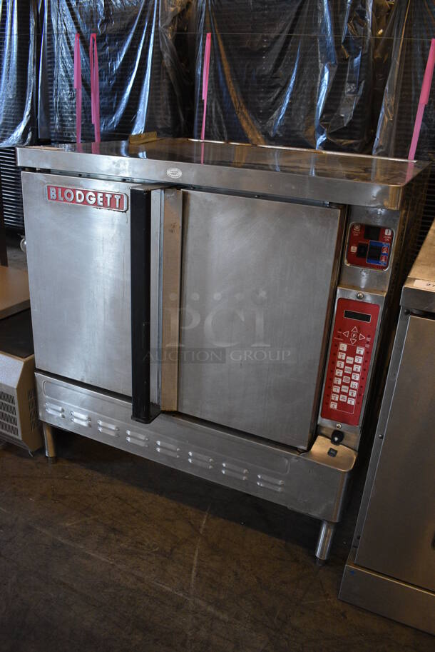 FANTASTIC! Blodgett Stainless Steel Commercial Gas Powered Full Size Convection Oven w/ Solid Doors, Metal Oven Racks. 38x41x39 - Image 3 of 6
