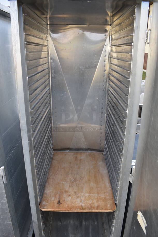 Metal Commercial Enclosed Pan Transport Rack on Commercial Casters. 23x30x67 - Image 3 of 4