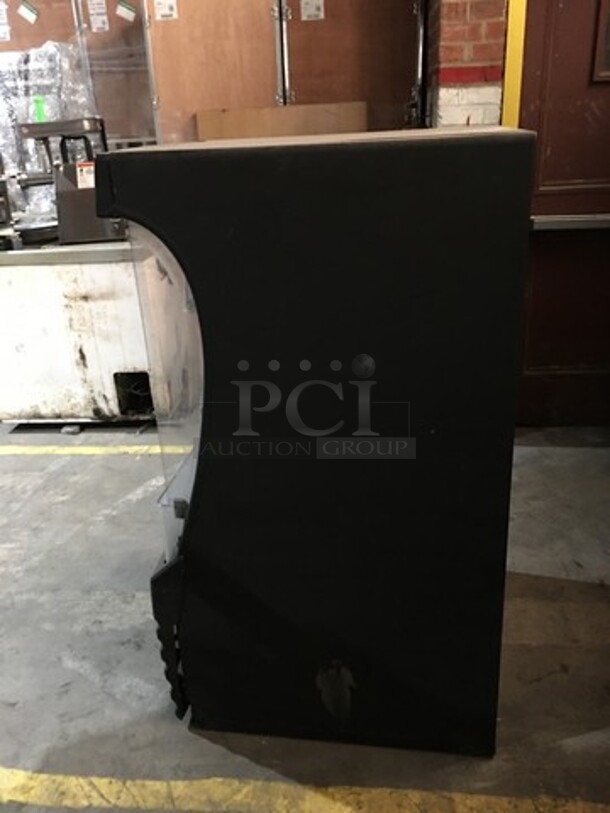 Beverage Air Commercial Refrigerated Grab-N-Go Display Case! Model BZ131B Serial 9904575! 115V 1Phase! - Image 2 of 7