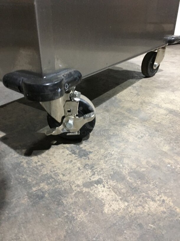 Nice! Lakeside All Stainless Steel Double Plate Warmer Lowerator! 115V 1 Phase! On Commercial Casters! - Image 9 of 10