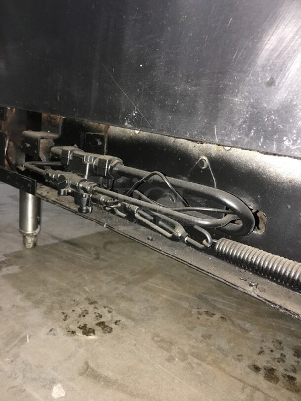 Vulcan Commercial Natural Gas Powered 6 Burner Stove! With Full Size Oven Underneath! All Stainless Steel! On Legs!  - Image 11 of 12