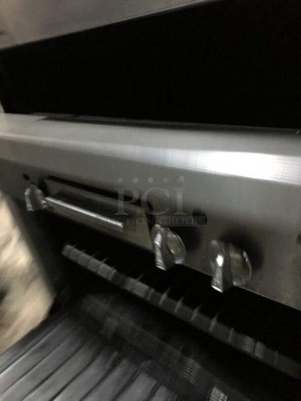 Nice! Jade Range Natural Gas Powered Upright Char Broiler Grill! With Double Oven! All S.S. Body! - Image 9 of 11