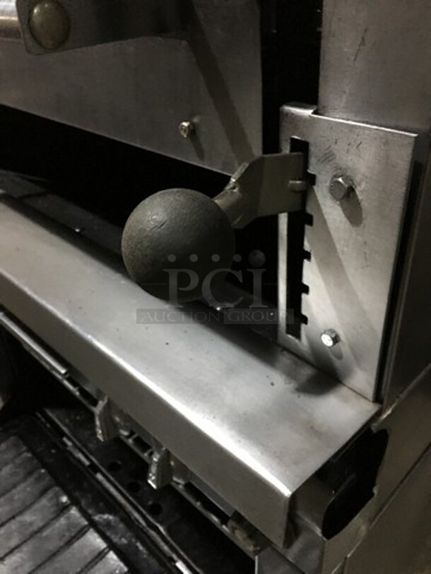 Nice! Jade Range Natural Gas Powered Upright Char Broiler Grill! With Double Oven! All S.S. Body! - Image 10 of 11