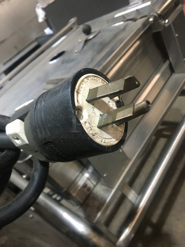 Market Forge Commercial Electric Powered Tilted Braising Pan/Skillet! Model 1000! All Stainless Steel! 208V 3 Phase! On Legs! - Image 8 of 8