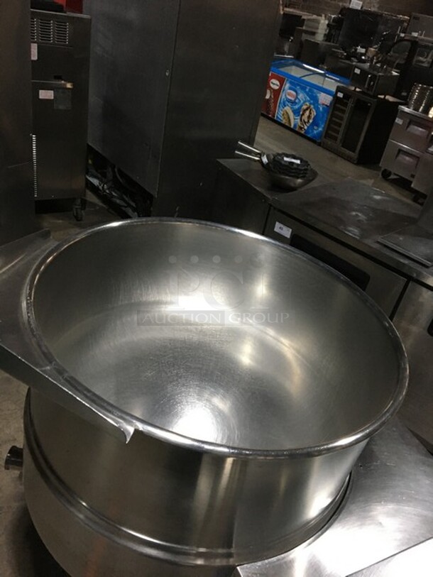 Cleveland Commercial Natural Gas Powered Floor Style Tilted Soup Kettle! All Stainless Steel! On Legs! - Image 5 of 10