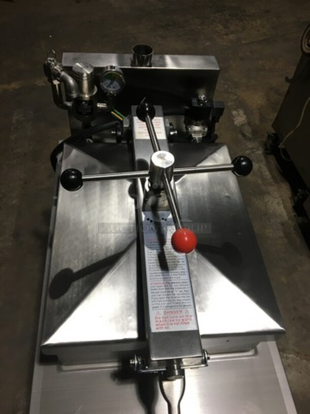 FAB! 2019 NEW NEVER USED! Shineho Equipment Electric Powered Pressure Fryer! Model P007! With Oil Filter System! On Casters! - Image 5 of 12