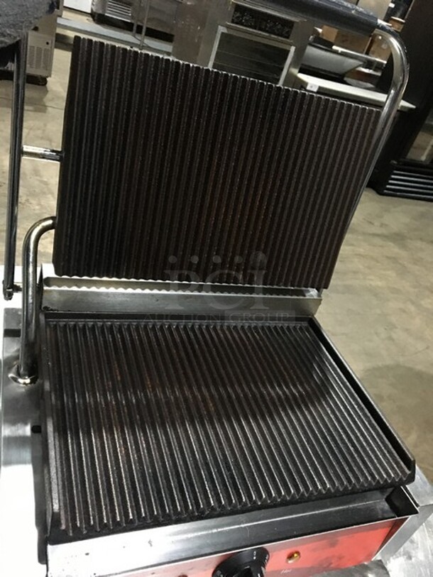 Avantco Commercial Countertop Panini Sandwich Grill! With Grooved Plates! All Stainless Steel! Model 177P78 Serial CK180942R406! 120V!
 - Image 6 of 9