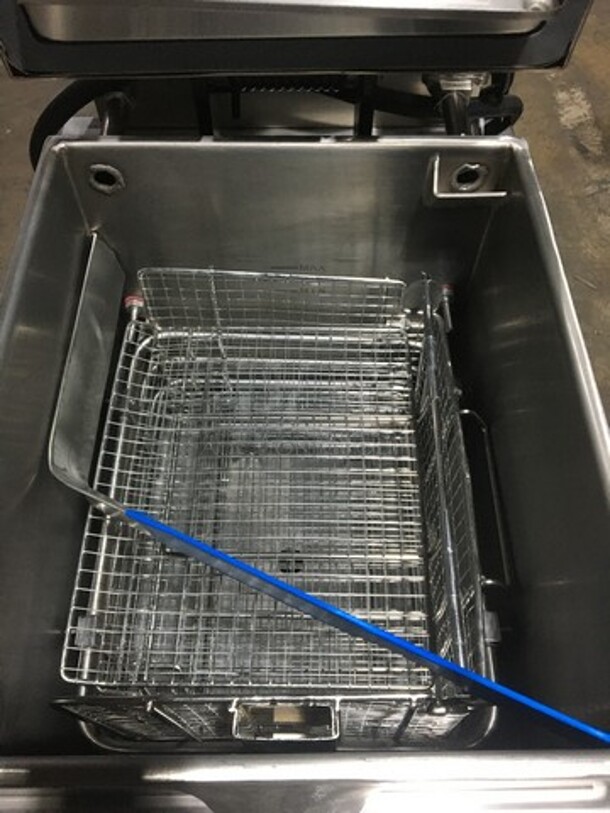 FAB! 2019 NEW NEVER USED! Shineho Equipment Electric Powered Pressure Fryer! Model P007! With Oil Filter System! On Casters! - Image 7 of 12