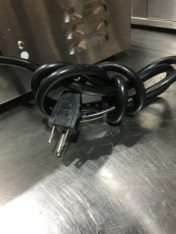 Avantco Commercial Countertop Panini Sandwich Grill! With Grooved Plates! All Stainless Steel! Model 177P78 Serial CK180942R406! 120V!
 - Image 9 of 9