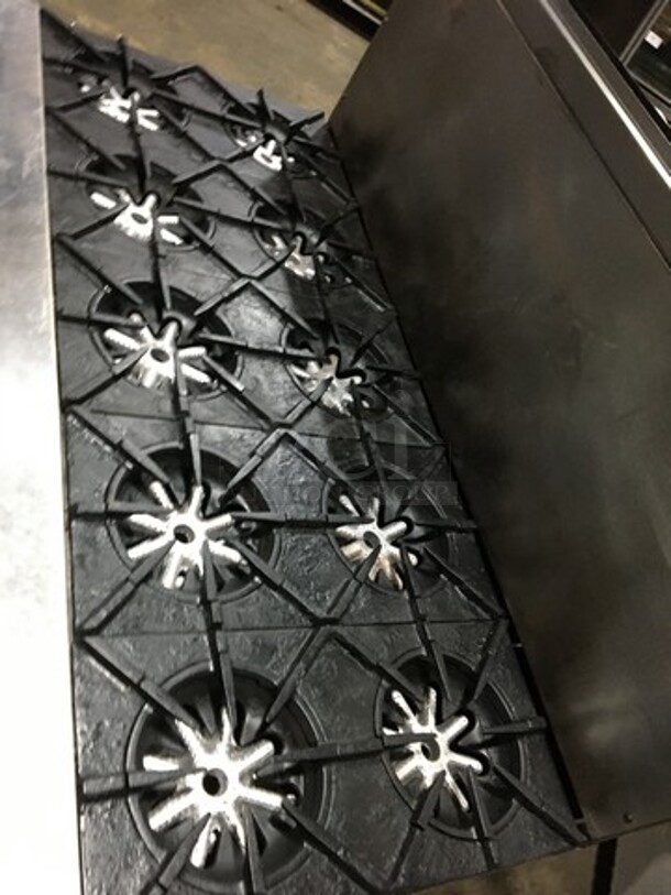 All Stainless Steel Natural Gas Powered 10 Burner Stove! With 2 Full Size Ovens Underneath! With Backsplash! On Commercial Casters! - Image 6 of 9