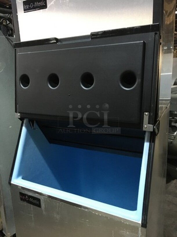 NICE! Ice-O-Matic Commercial Ice Making Machine! On Ice Bin! All Stainless Steel! Ice Machine Model ICE1006HW2 Serial C30605821Z! 208/230V 1Phase! Ice Bin Model B55PSB Serial 13101280010135! On Legs! 2 X Your Bid! Makes One Unit! - Image 5 of 9