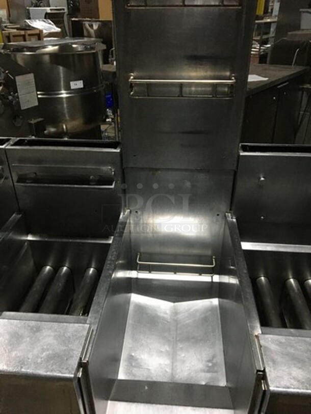 GREAT! Pitco Commercial Natural Gas Powered 4 Bay Deep Fat Fryer! With Middle Frying Basket Rack! With Oil Filter System! With Backsplash! All Stainless Steel! Model SGH50 Serial Serial G11CC009856! On Casters! - Image 7 of 12