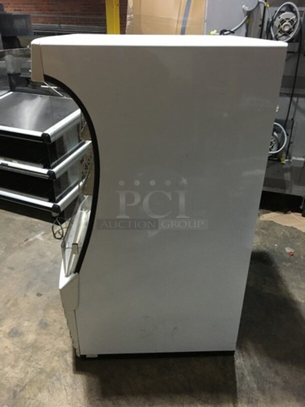 Beverage Air Commercial Refrigerated Open Grab-N-Go Display Case! Model BZ131W Serial 1613267! 115V 1Phase!
 - Image 3 of 8