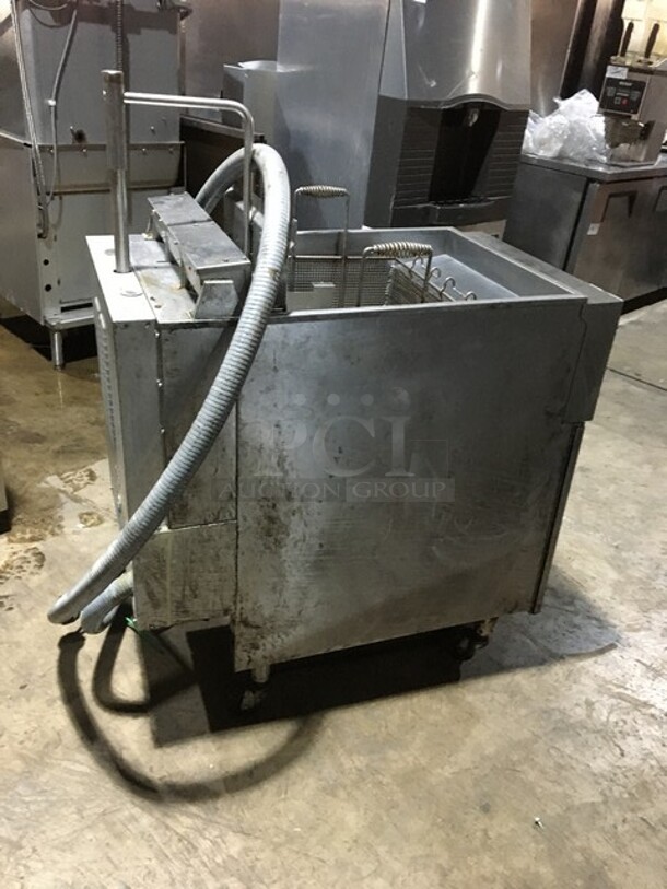 Hobart Commercial Electric Deep Fat Fryer! With Metal Basket! All Stainless Steel! Model 1HF85CF Serial 481656344! 208V 3Phase! On Commercial Casters! - Image 4 of 10