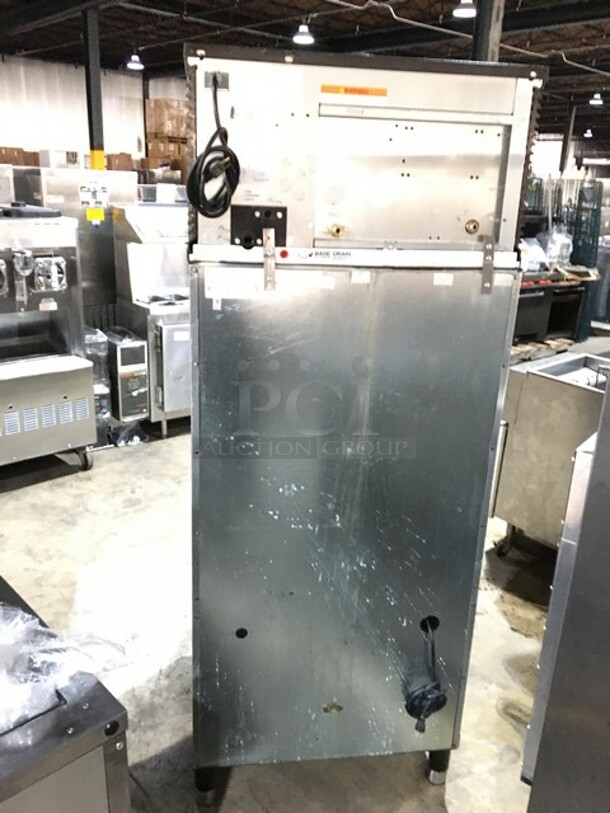 Manitowoc Commercial Ice Making Machine! With Ice Bin/Ice Dispenser! All Stainless Steel! Model ID0303W161 Serial 1120499835! 115V 1Phase! Ice Bin Model SPA310 610188490! 115V 1Phase! On Legs! 2 X Your Bid! Makes One Unit! - Image 4 of 9