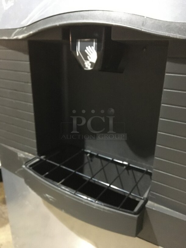 Manitowoc Commercial Ice Making Machine! With Ice Bin/Ice Dispenser! All Stainless Steel! Model ID0303W161 Serial 1120499835! 115V 1Phase! Ice Bin Model SPA310 610188490! 115V 1Phase! On Legs! 2 X Your Bid! Makes One Unit! - Image 5 of 9