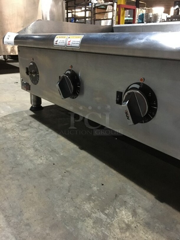 APW Wyott Commercial Countertop Electric Powered Flat Griddle! With Back & Side Splashes! All Stainless Steel! Model EG36I Serial 120871307015! 208/240V 1/3 Phase! On Legs! - Image 7 of 9