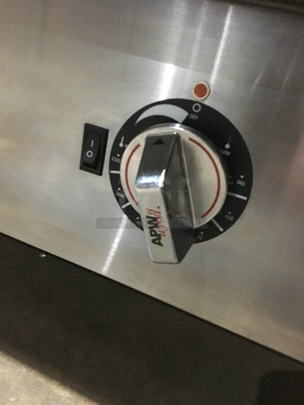 APW Wyott Commercial Countertop Electric Powered Flat Griddle! With Back & Side Splashes! All Stainless Steel! Model EG36I Serial 120871307015! 208/240V 1/3 Phase! On Legs! - Image 8 of 9