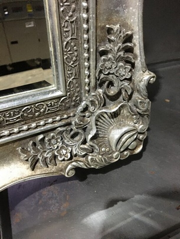 WOW! Wall Mount Mirror Décor!  - Image 5 of 6