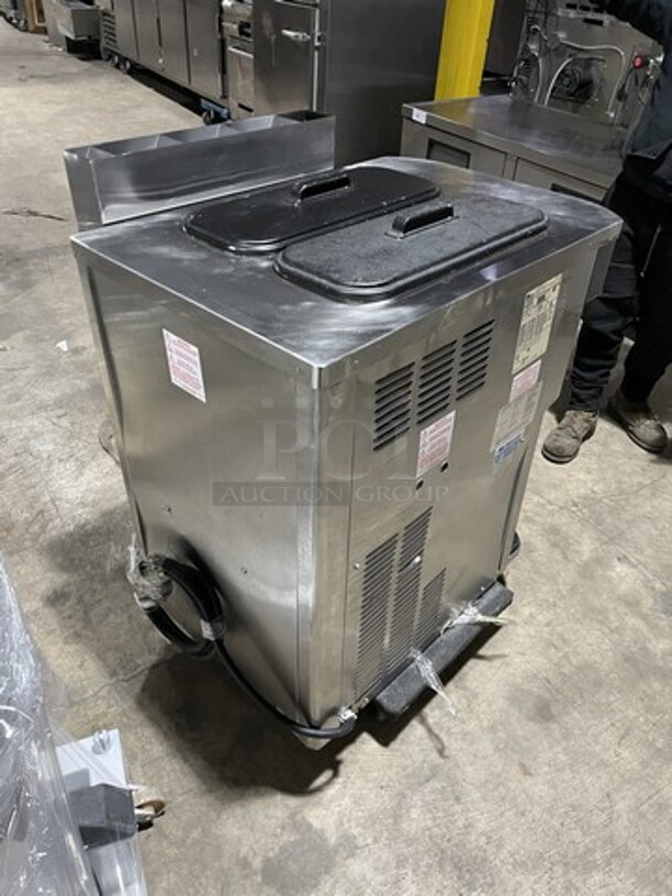 Sweet! Late Model 2011 Taylor Counter Top 3 Handle Ice Cream Machine! Model C723-27 Serial M1097099! 208/230V 1 Phase!  - Image 6 of 10