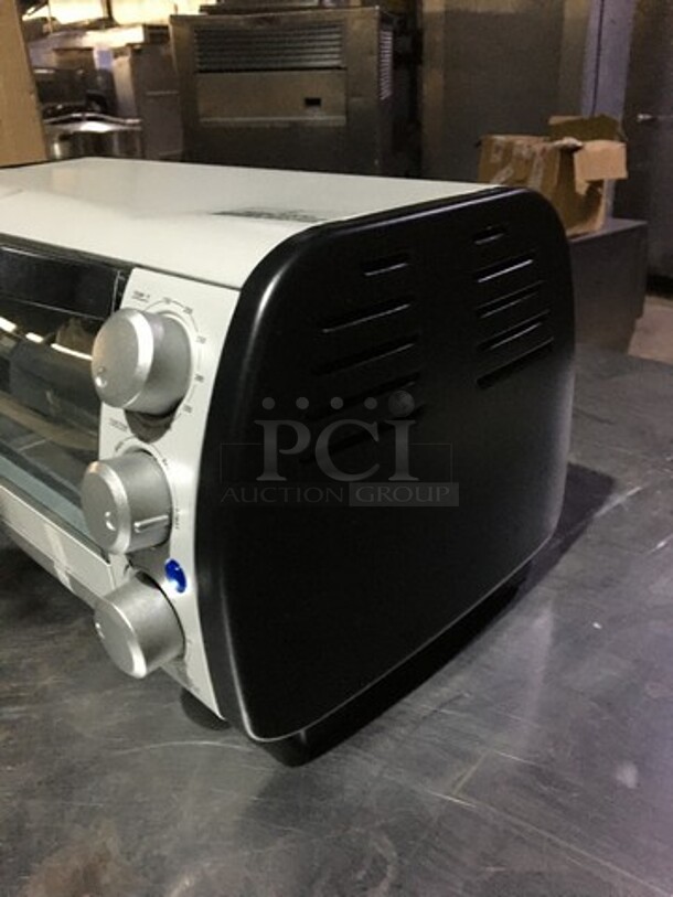 Bella Countertop Electric Toaster Oven! Model LO120500 Serial 14326! 120V 1 Phase! - Image 3 of 11