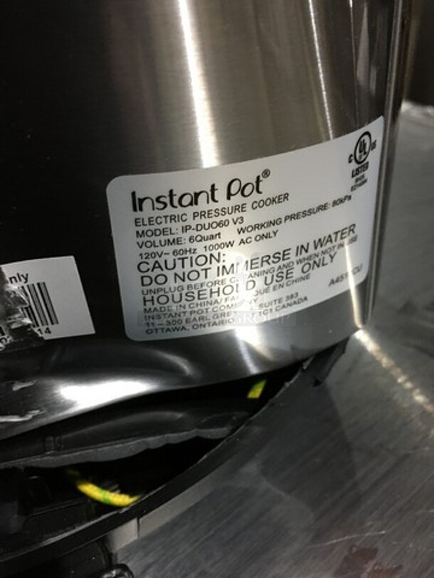 Instant Pot Countertop Electric Pressure Cooker! All Stainless Steel! Model IPDUO60V3! 120V! - Image 9 of 12