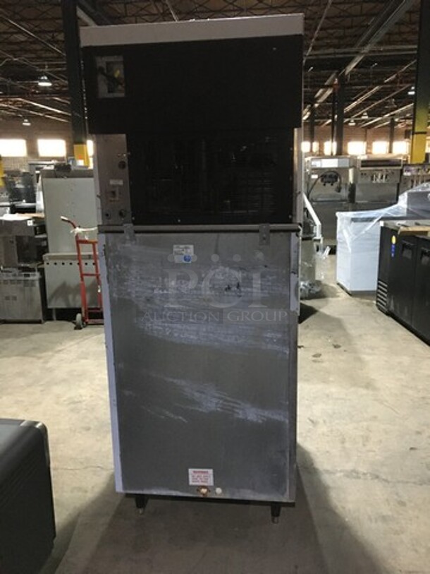 WOW! Manitowoc Commercial Ice Making Machine! With Ice-O-Matic Ice Bin! All Stainless Steel! Model B55PSA Serial 07041280011890! 2 X Your Bid! Makes One Unit! On Legs! - Image 4 of 9