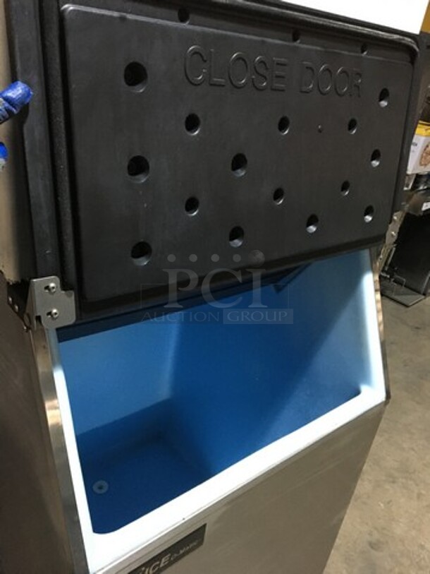 WOW! Manitowoc Commercial Ice Making Machine! With Ice-O-Matic Ice Bin! All Stainless Steel! Model B55PSA Serial 07041280011890! 2 X Your Bid! Makes One Unit! On Legs! - Image 5 of 9