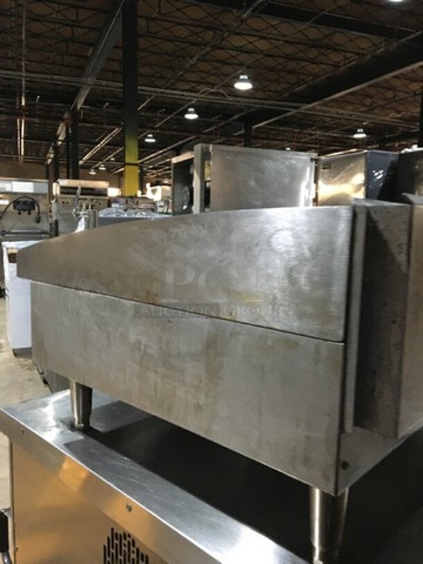 Star Max Commercial Countertop Natural Gas Powered 24 Inch Flat Griddle! With Back & Side Splashes! All Stainless Steel! Model 624TF Serial GT624F0214A0020! On Legs! - Image 4 of 9