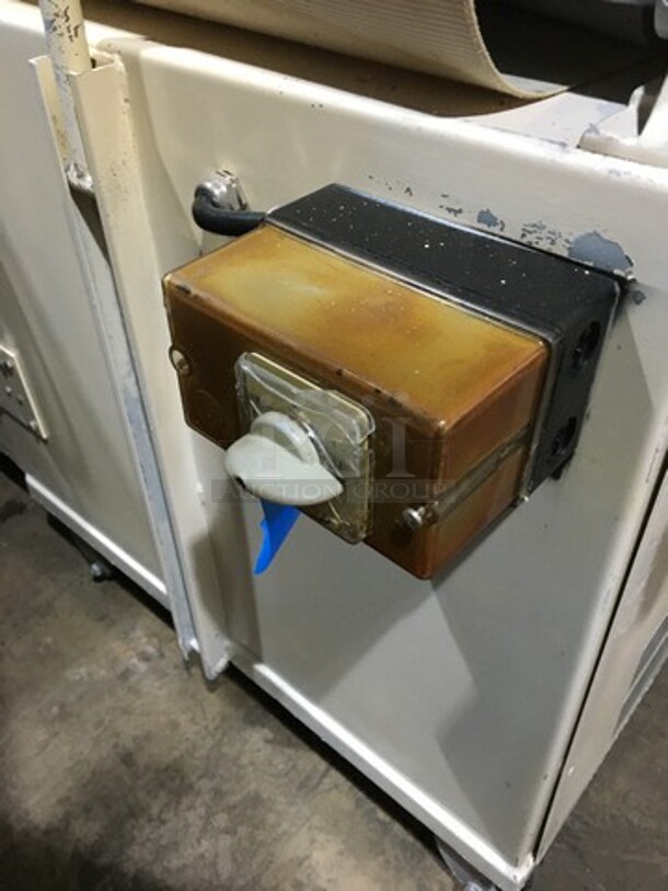 AMAZING! Seewer Rondo Commercial Reversible Dough Sheeter! Model SOLOD Serial 70022! Working! - Image 9 of 10