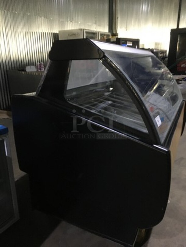 WOW! Master Bilt 18 Pan Curved Glass Gelato Display Case Merchandiser! Model GEL9! 115/208/230V 1 Phase! - Image 2 of 10