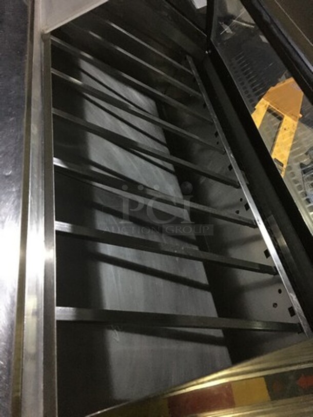 WOW! Master Bilt 18 Pan Curved Glass Gelato Display Case Merchandiser! Model GEL9! 115/208/230V 1 Phase! - Image 5 of 10