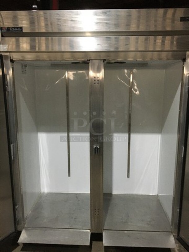 Amazing! 2012 True Commercial 2 Door Roll In Rack Freezer/Dough Retarder! All Stainless Steel! Model TG2FRI2S Serial 7309816! 115/208/230V 1Phase! - Image 5 of 9