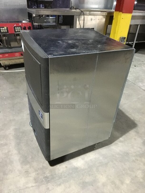 Manitowoc Commercial Under The Counter Ice Making Machine! Model QM30A Serial 310213655! 115V 1Phase! On Legs! Working When Removed! - Image 2 of 9